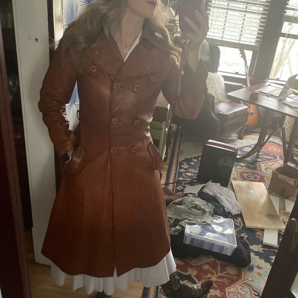 80’s leather trench coat - Picture 3 of 10